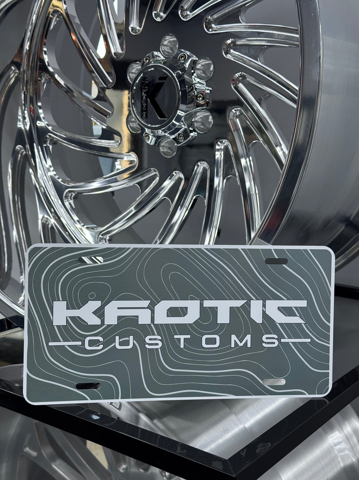 WHITE/GREY TOPOGRAPHIC LICENSE PLATE